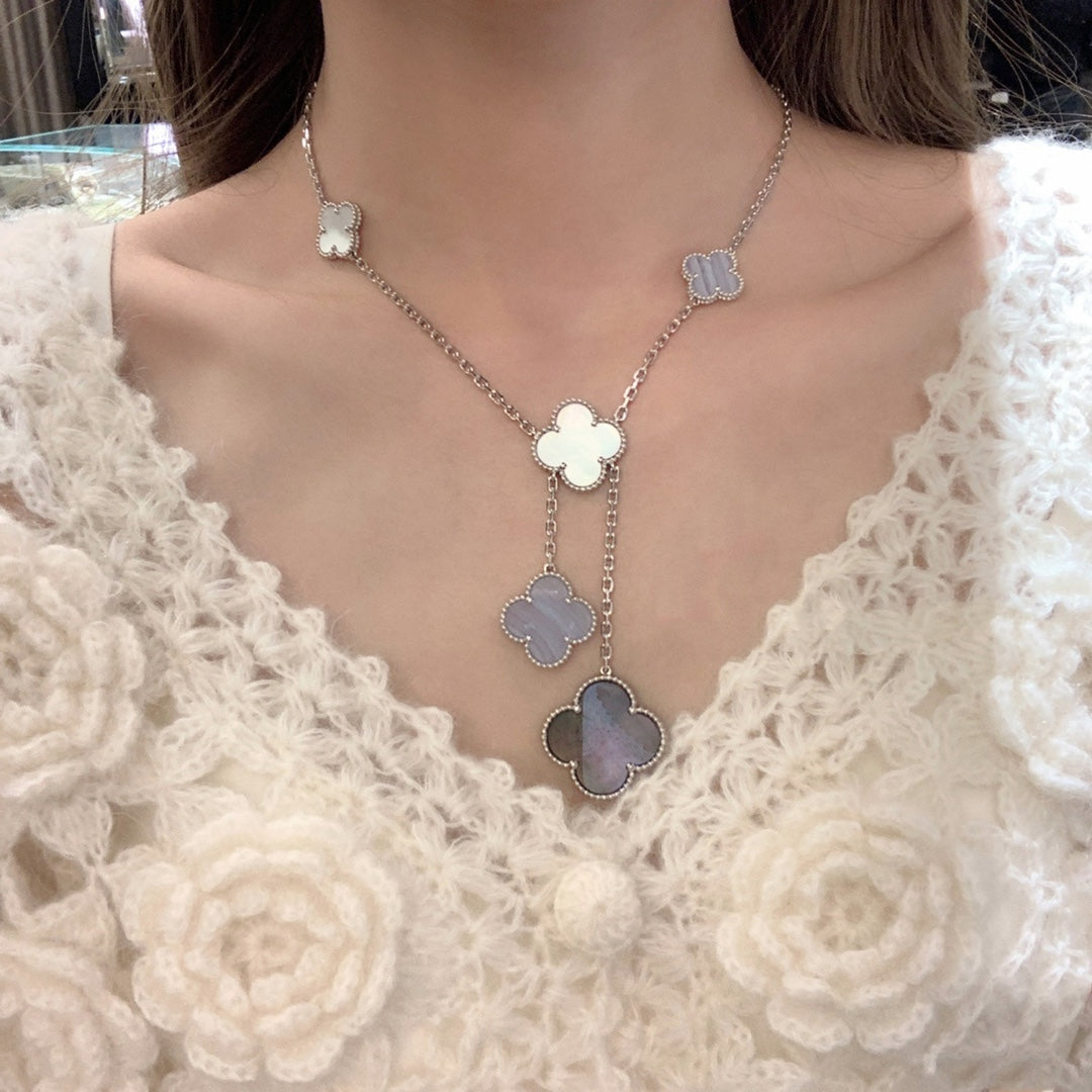 [ロイヤルジュエリー]クローバーMOPカルセドニーネックレスシルバー6モチーフ