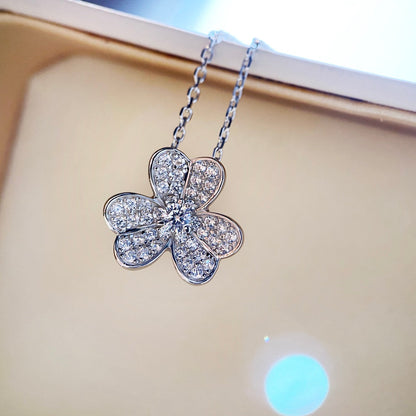 [ロイヤルジュエリー]クローバーダイヤモンドネックレス シルバー