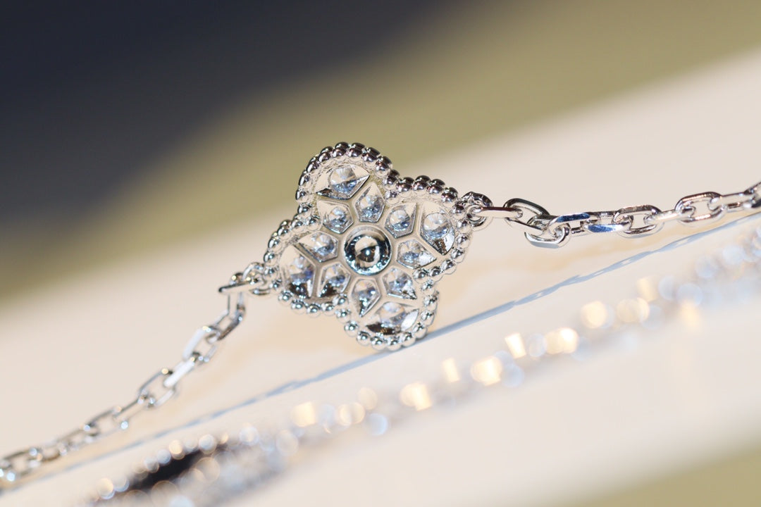 [Royal Jewelry]CLOVER 20 MOTIFS ONYX DIAMOND SILVER