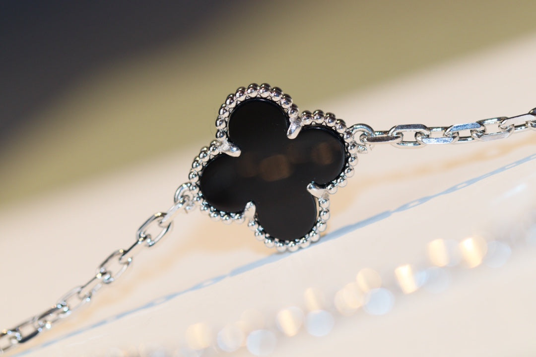 [Royal Jewelry]CLOVER 20 MOTIFS ONYX DIAMOND SILVER