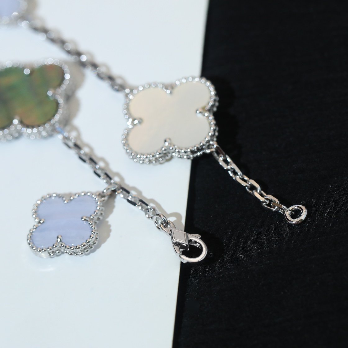 [Royal Jewelry]CLOVER BRACELET 5 MOTIFS MOP CHALCEDONY SILVER