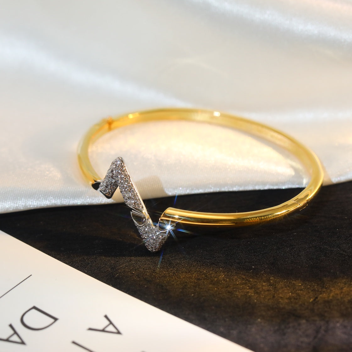 [Royal Jewelry]VOLTE UPSITE DOWN GOLD DIAMOND BRACELET