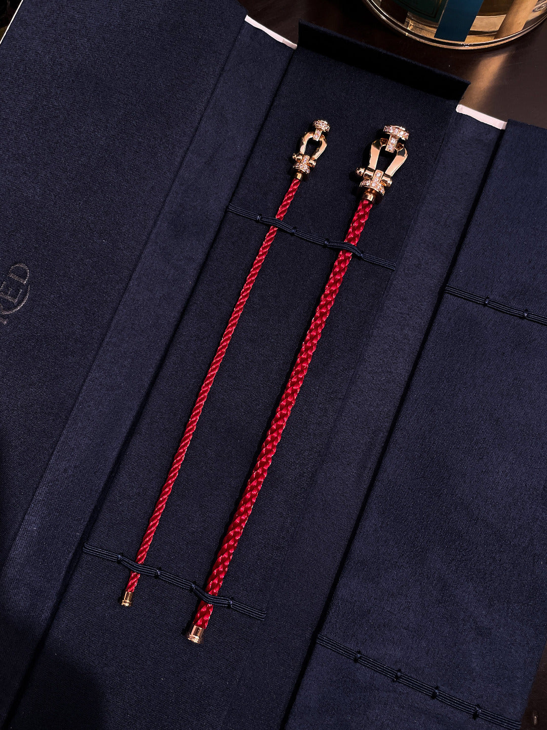 [Royal Jewelry]BRACELET FORCE 10 DEMI-PAVÉ DIAMANTS OR ROSE CORDON ROUGE GRAND ET MOYEN MODÈLE