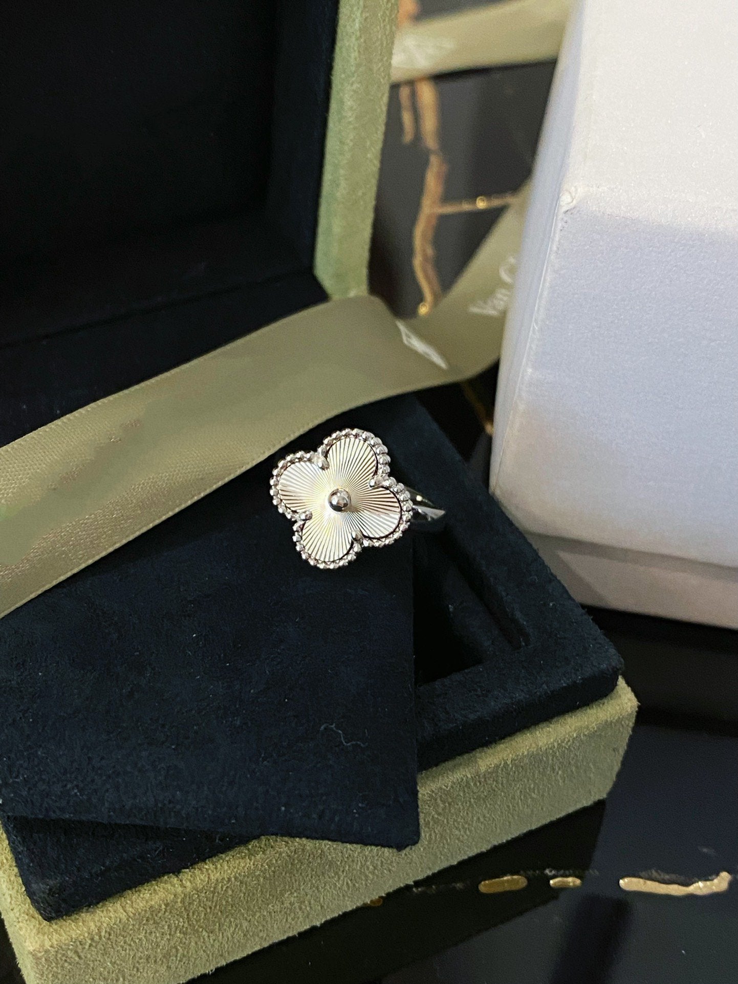 [Royal Jewelry]BAGUE TRÈFLE EN ARGENT