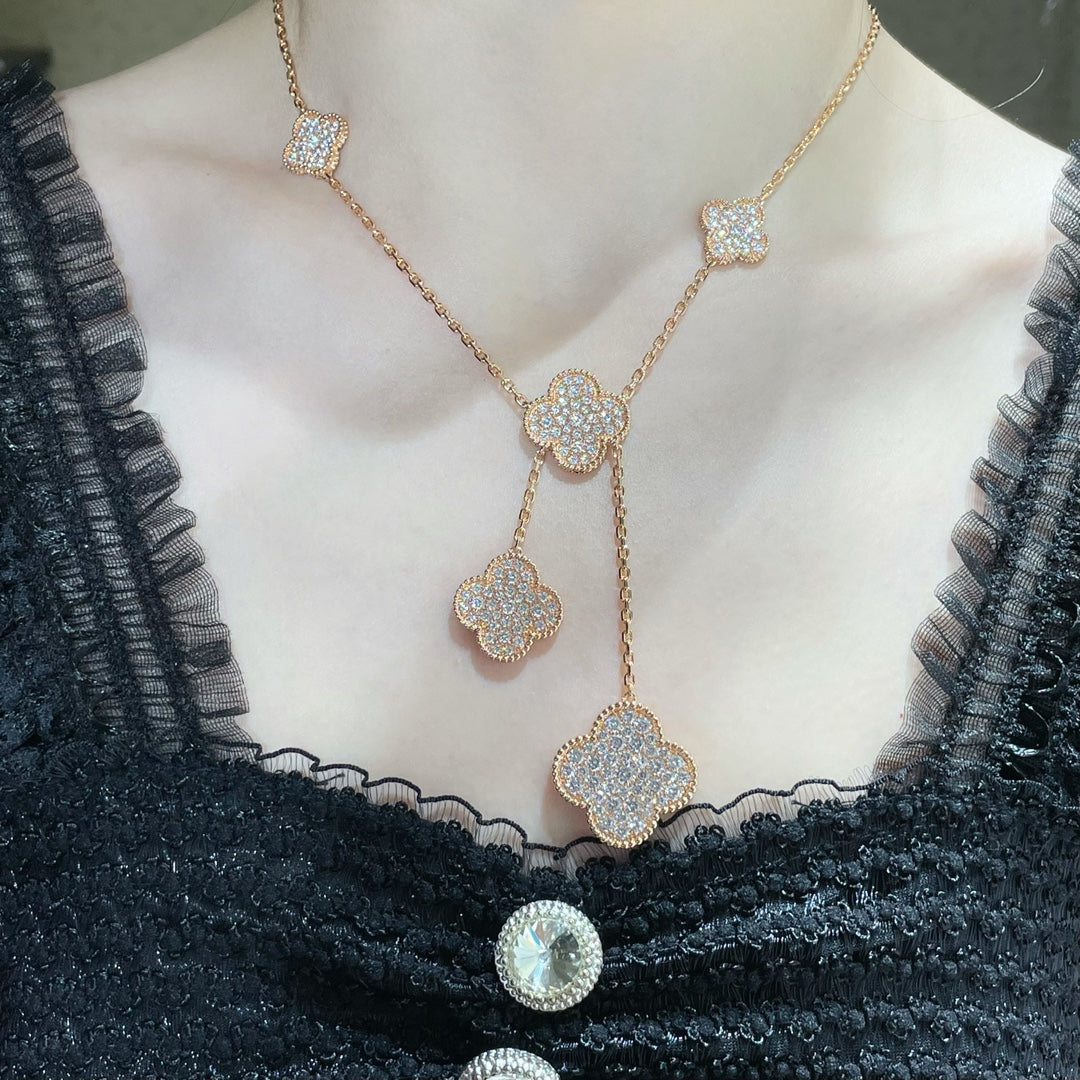 [ロイヤルジュエリー]クローバー6モチーフダイヤモンドパヴェネックレス
