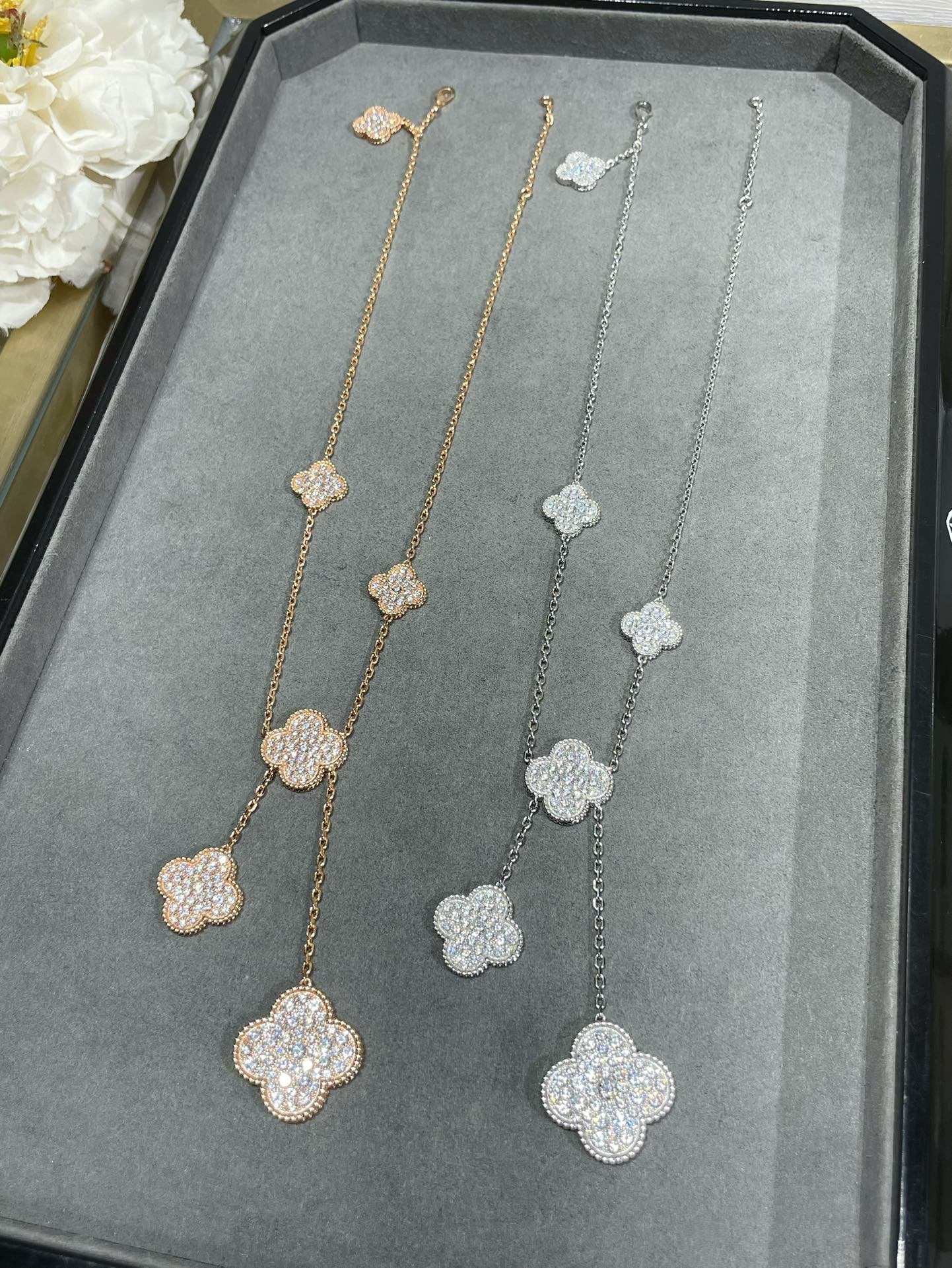 [ロイヤルジュエリー]クローバー6モチーフダイヤモンドパヴェネックレス