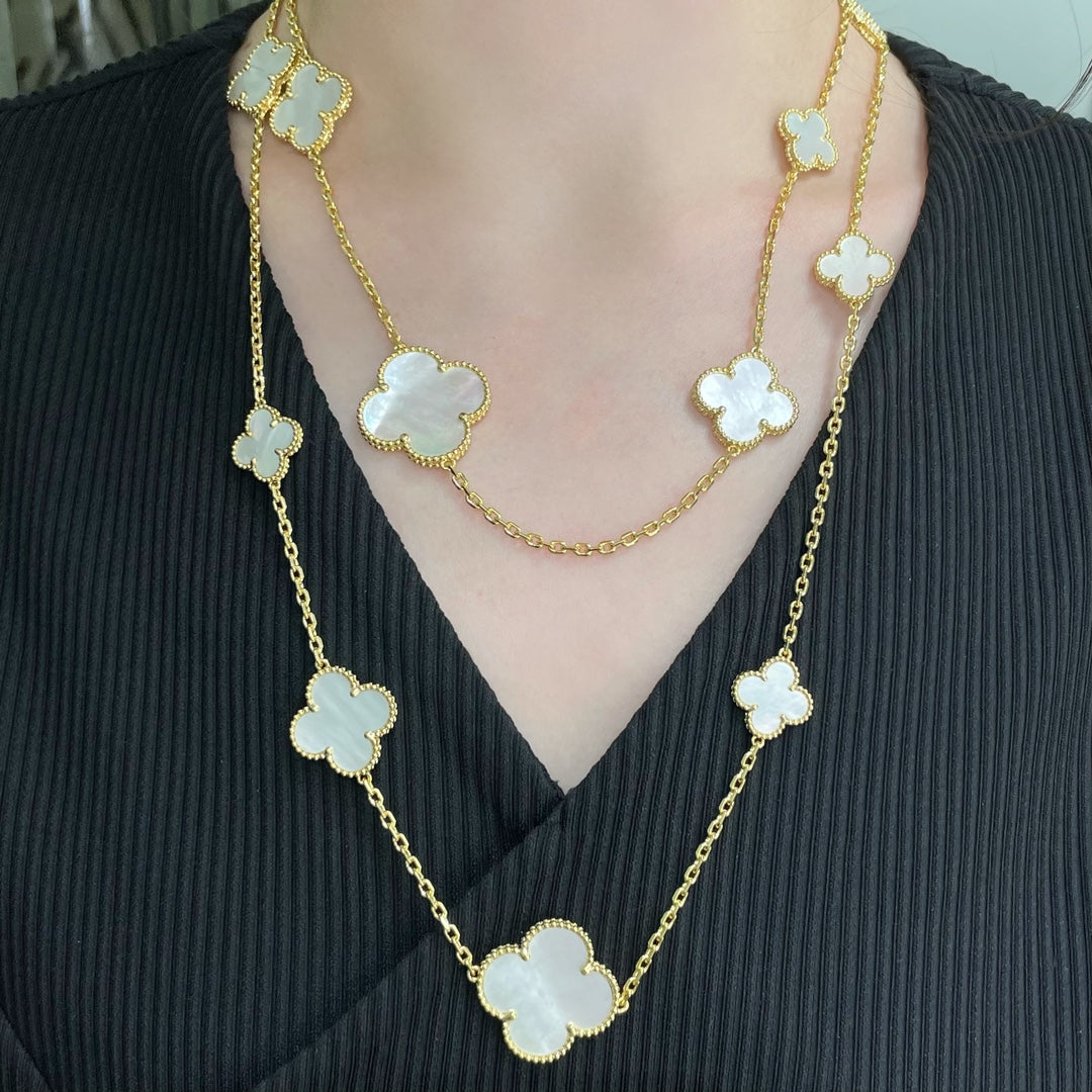 [Royal Jewelry]クローバー16モチーフホワイトマザーオブパールゴールドネックレス