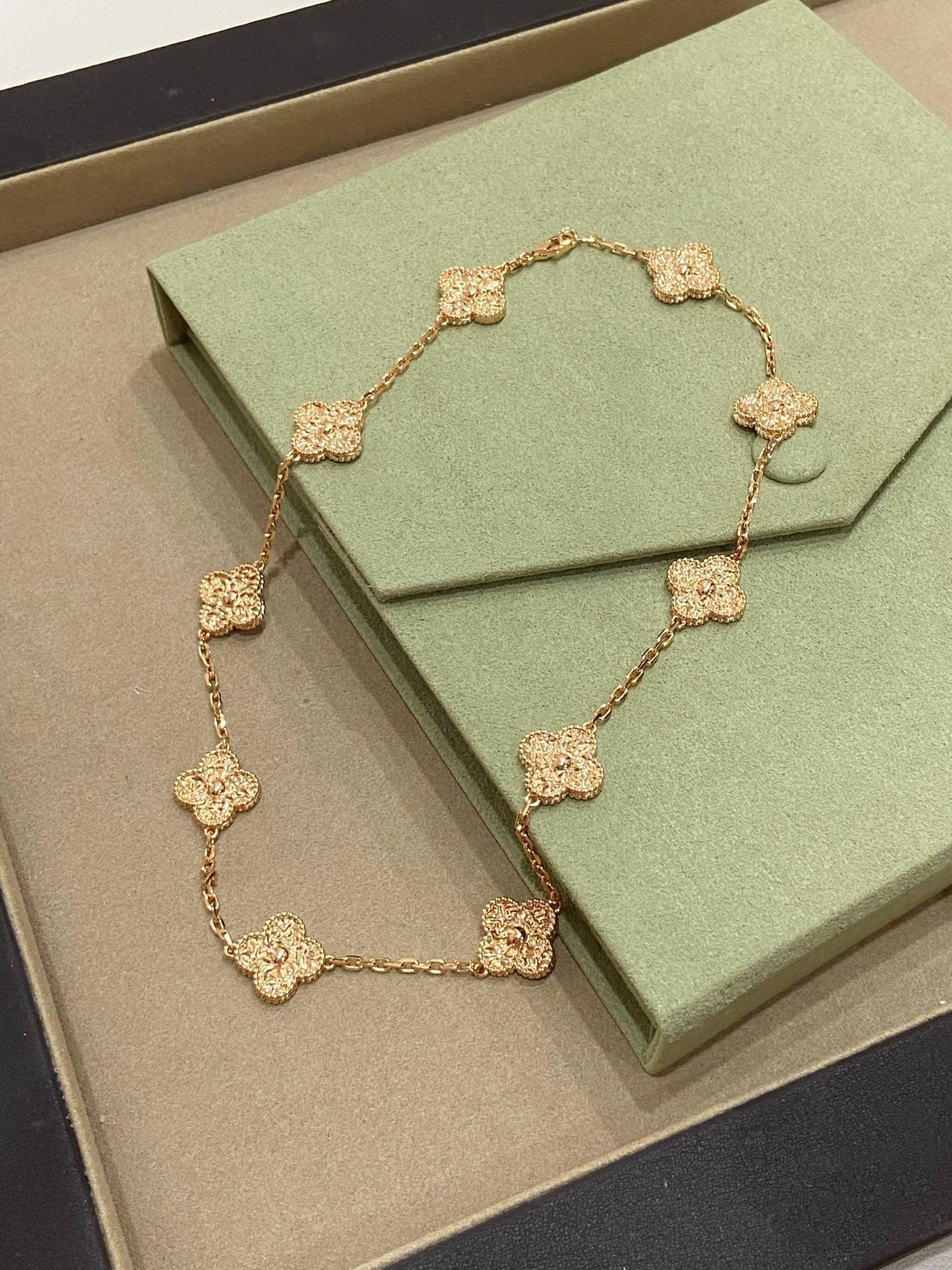 [Royal Jewelry]CLOVERS THE 10-MOTIFS NECKLACE