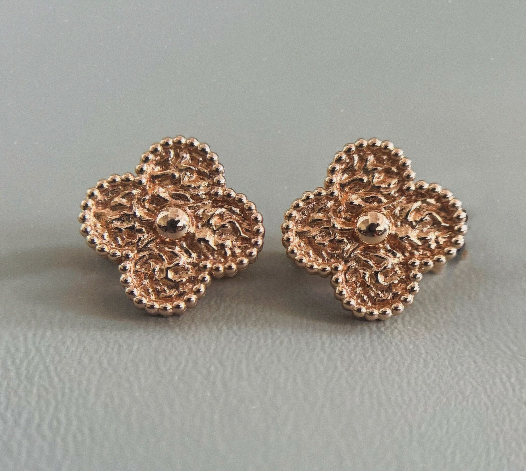 [Royal Jewelry]CLOVER MEDIUM 1 MOTIFS LAVA EARRINGS