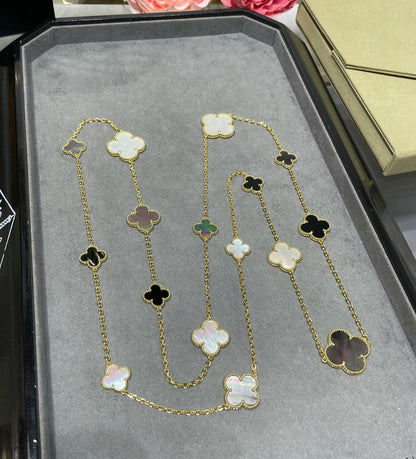 [ロイヤルジュエリー]クローバー16モチーフ ホワイトネックレス