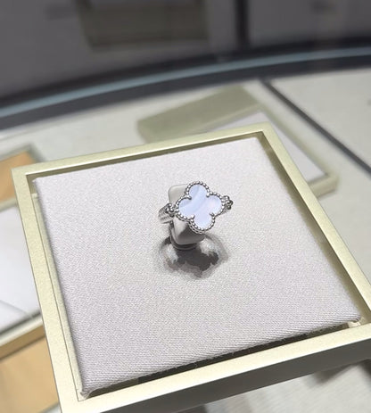 [ロイヤルジュエリー]クローバー リバーシブル パープルカルセドニーリング
