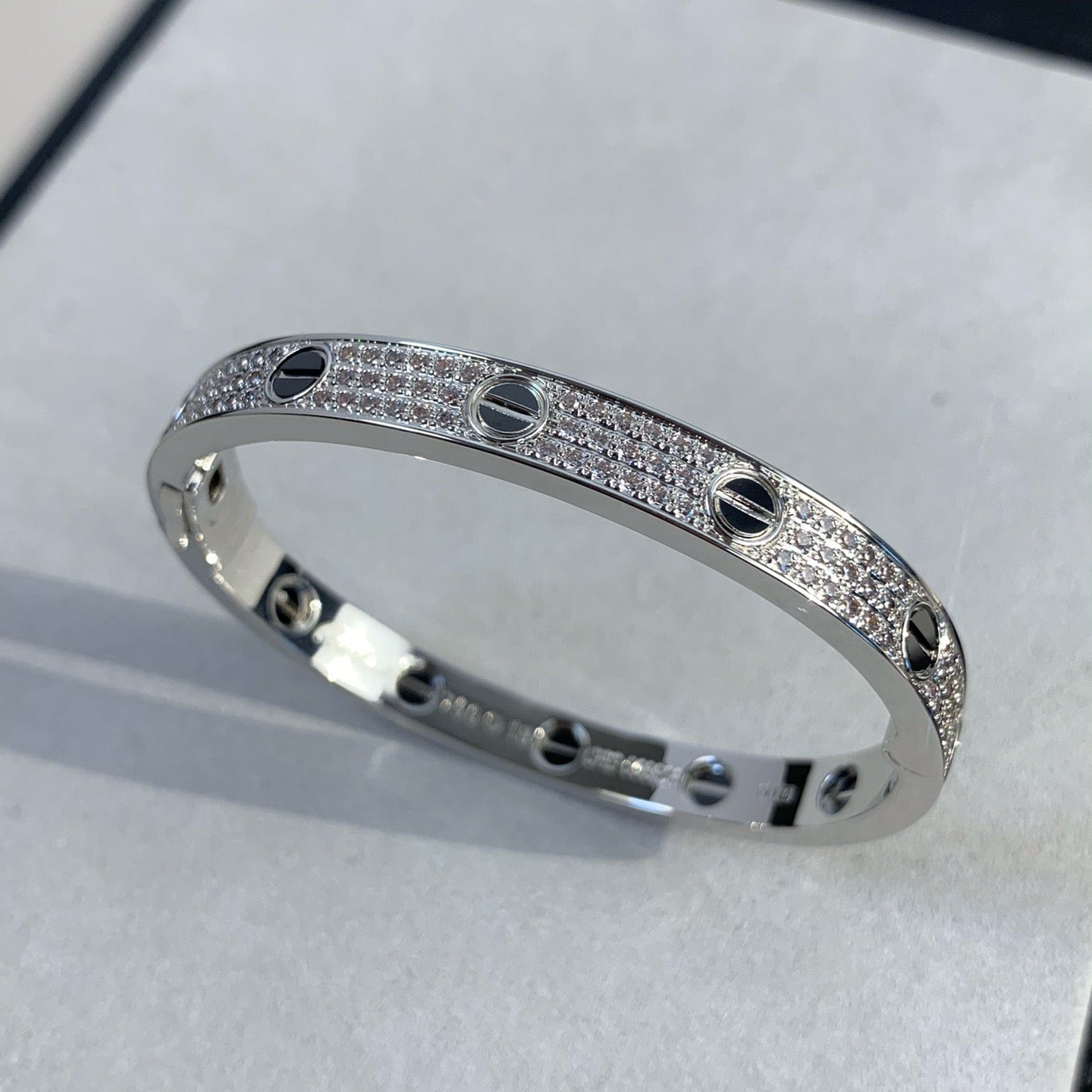 [ロイヤルジュエリー]ラブブレスレット 6.1MM ダイヤモンドパヴェセラミック