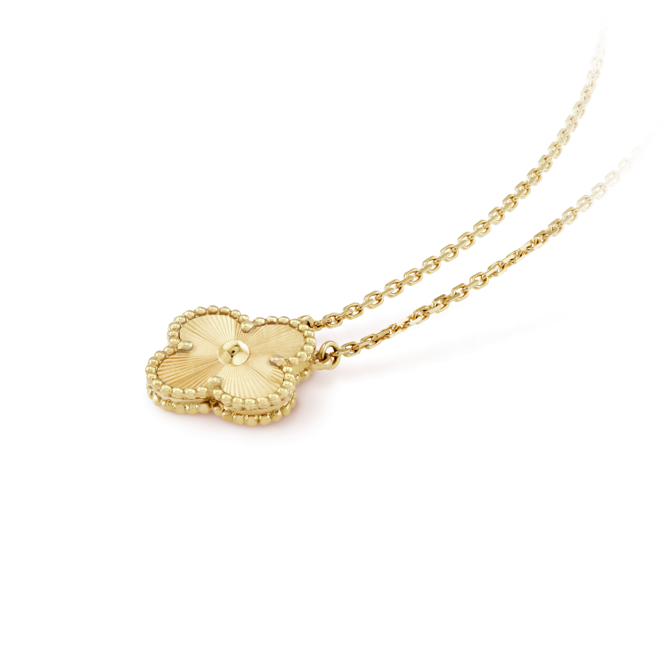 [ロイヤルジュエリー]クローバー 15mm レーザーネックレス