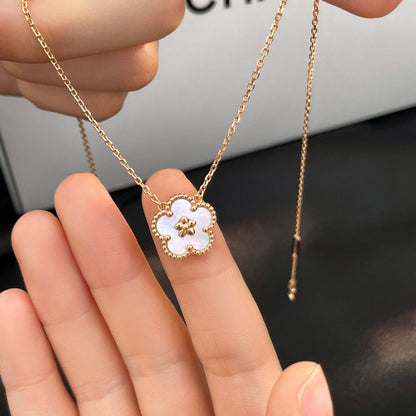 [Royal Jewelry]LUCKY  WHITE MOP  PLUM BLOSSOM NECKLACE
