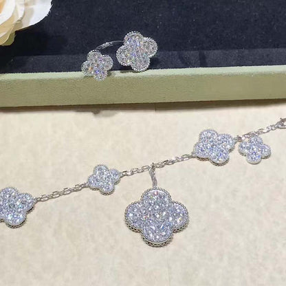 [Royal Jewelry]CLOVER 6 MOTIFS SILVER DIAMOND BRACELET
