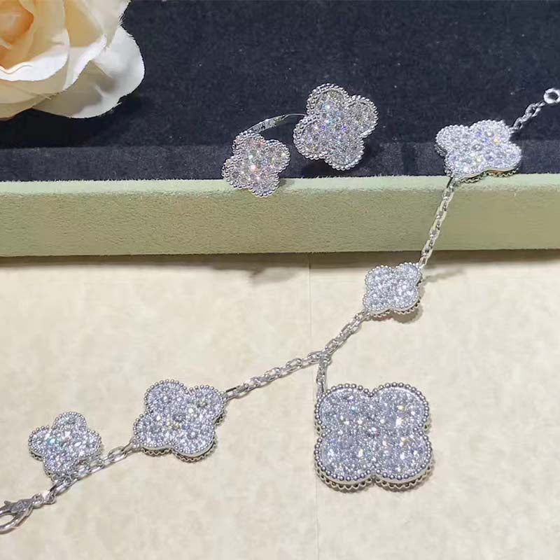 [Royal Jewelry]CLOVER 6 MOTIFS SILVER DIAMOND BRACELET