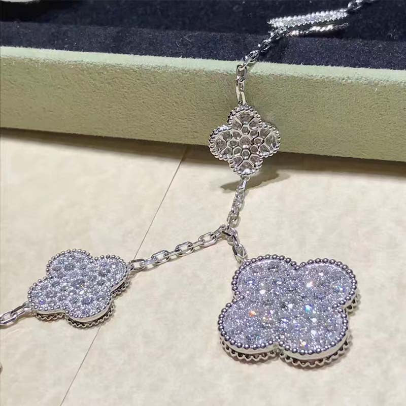 [Royal Jewelry]CLOVER 6 MOTIFS SILVER DIAMOND BRACELET