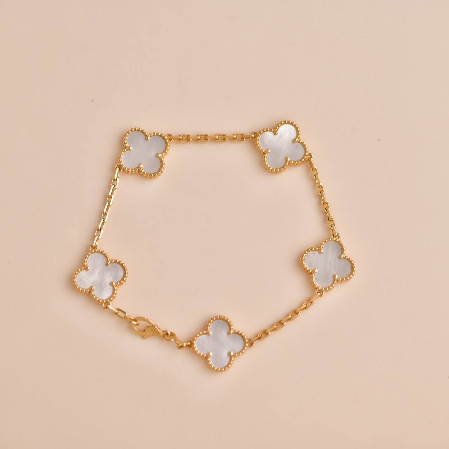 [Royal Jewelry]CLOVER  5 MOTIF WHITE MOP BRACELET