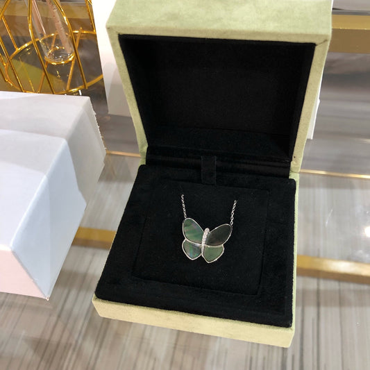 [Royal Jewelry]LARGE BUTTERFLY SILVER PENDANT DIAMOND NECKLACE
