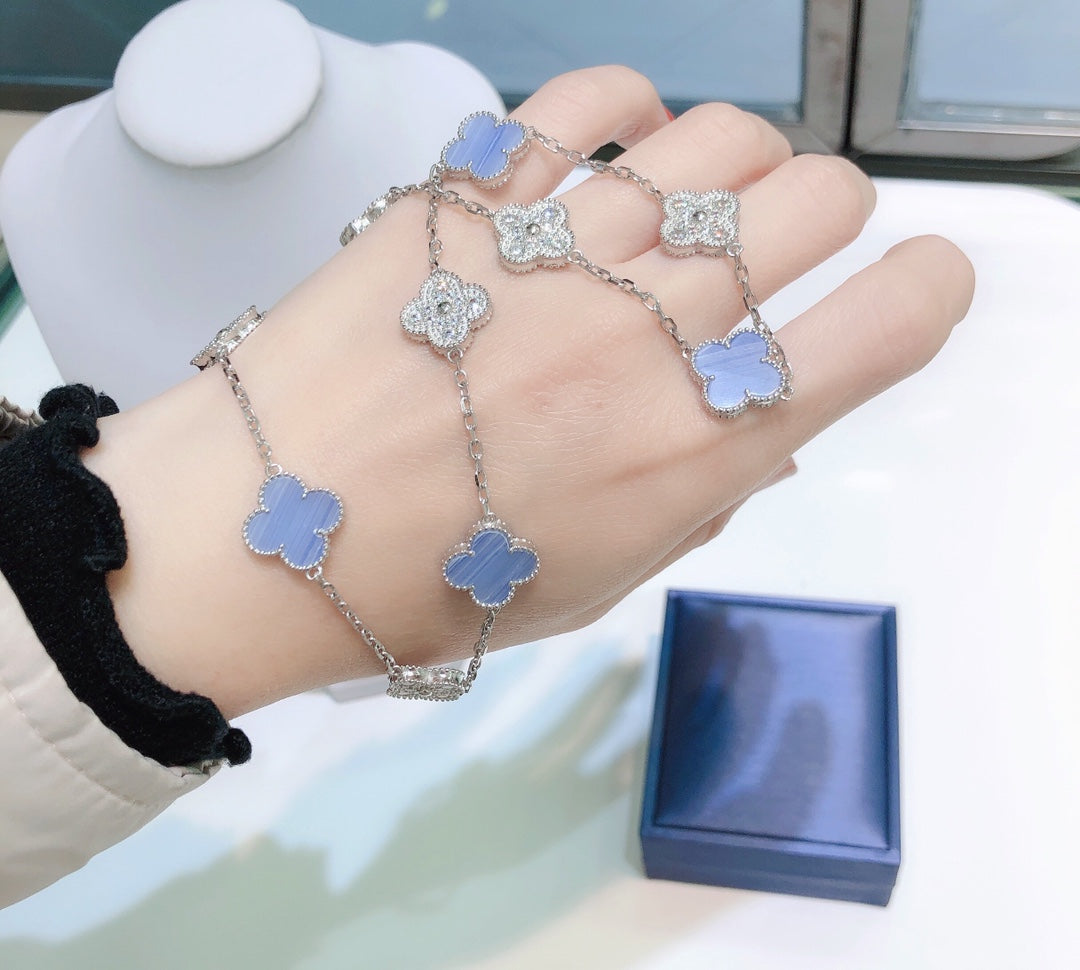 [ロイヤルジュエリー]クローバー 10モチーフ カルセドニー ダイヤモンド シルバーネックレス