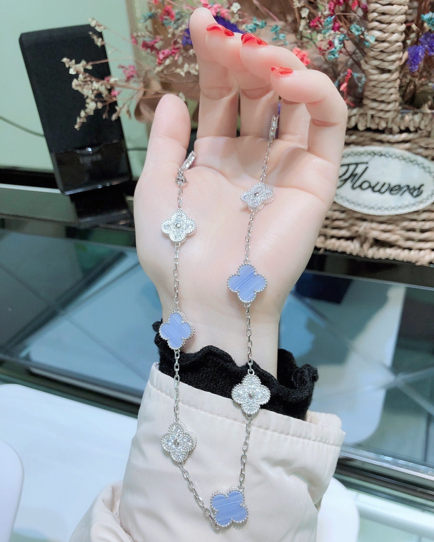 [ロイヤルジュエリー]クローバー 10モチーフ カルセドニー ダイヤモンド シルバーネックレス